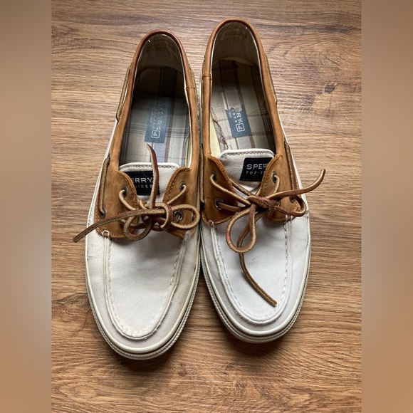 White Sperry’s - Picture 3 of 7